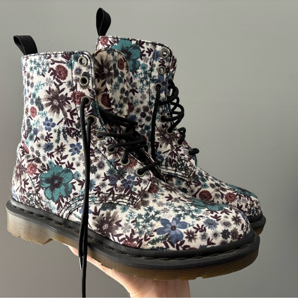 Dr. Martens Floral Combat Boots - Multicolor